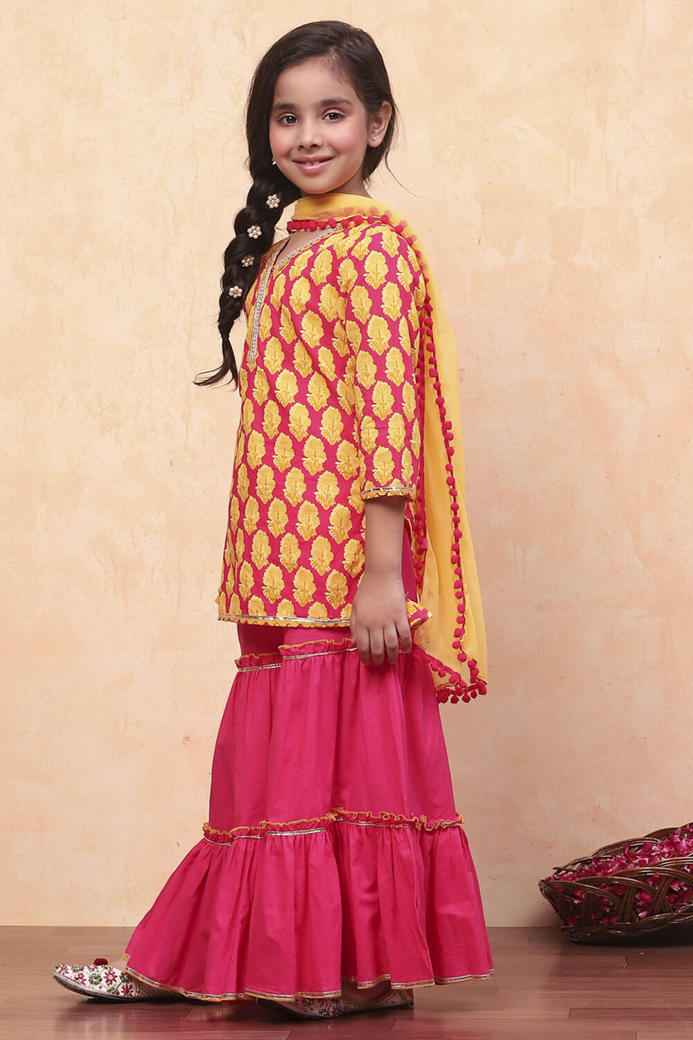 Green Cotton Floral Printed Straight Suit Set image number 3