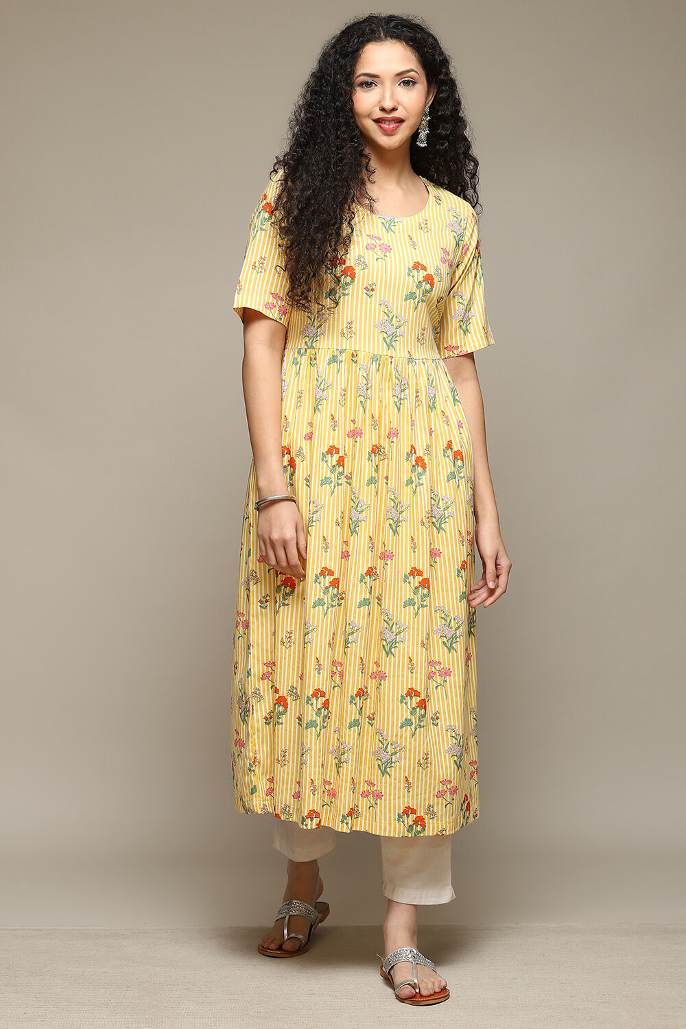 Natural Rayon Straight Printed Kurta image number 5