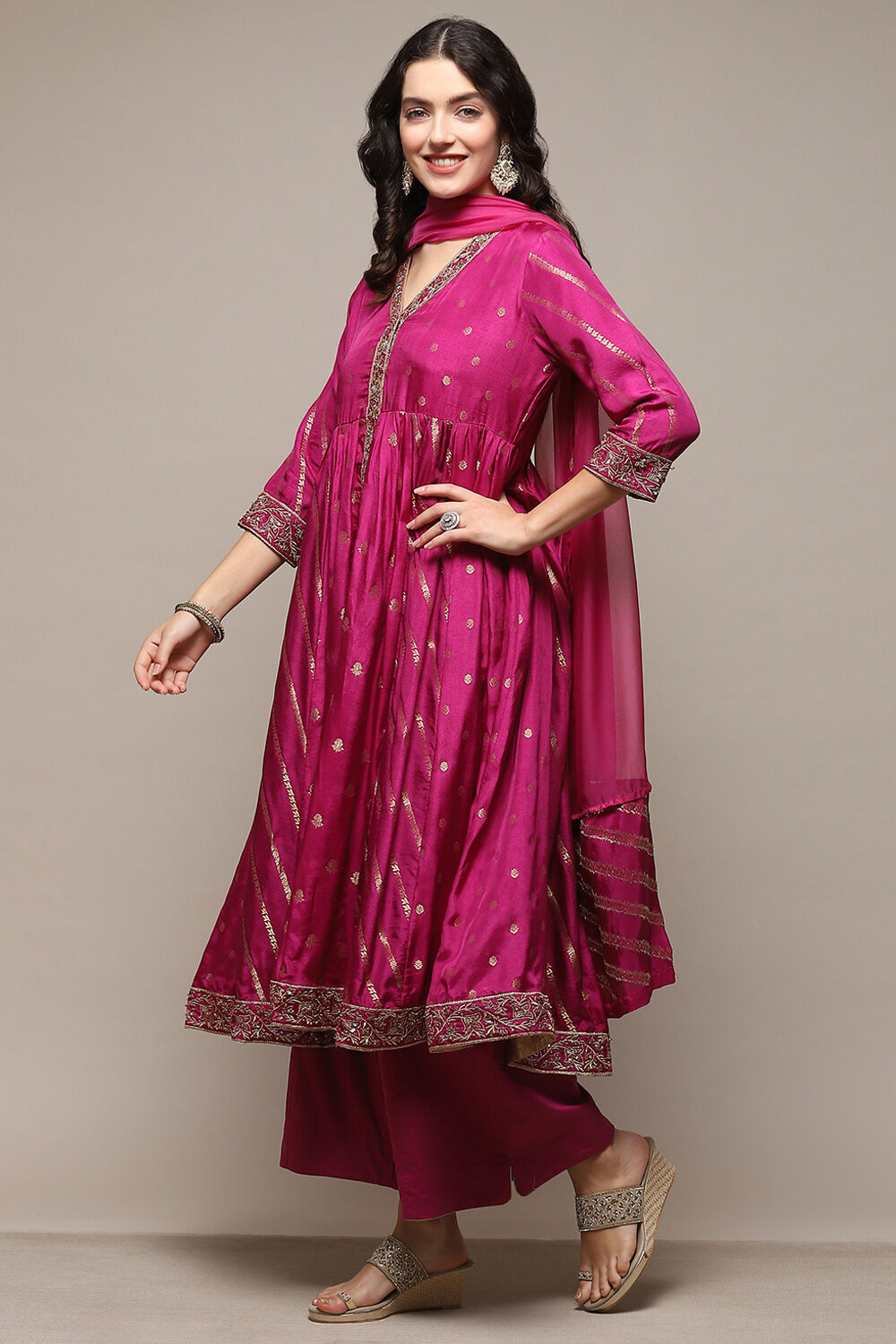 Meganta Viscose Brocade Anarkali Kurta Flared Palazzo Suit Set image number 4