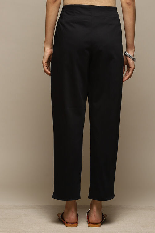 Black Cotton Relaxed Pant image number 4