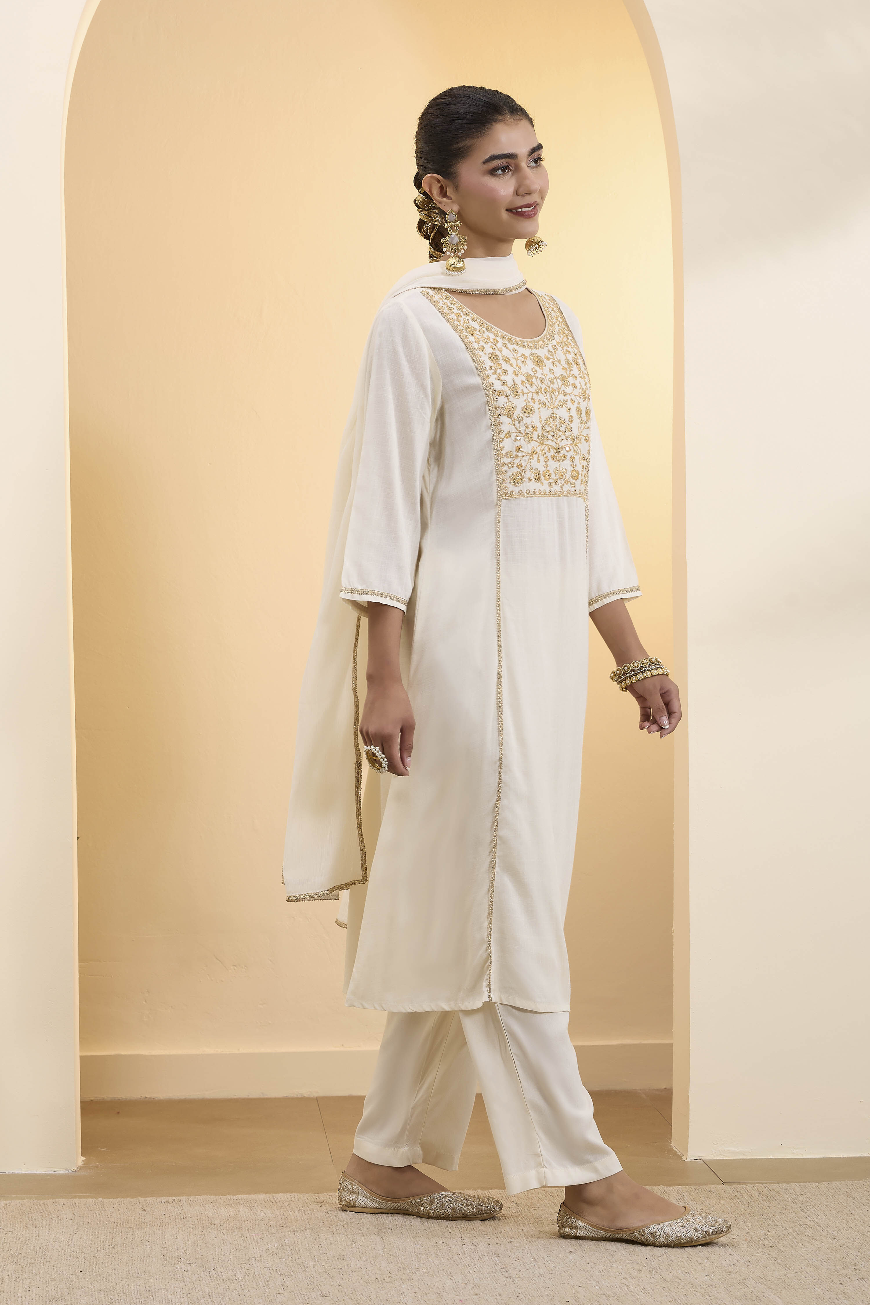 Off White Viscose Rayon Kalidar Suit Set image number 5