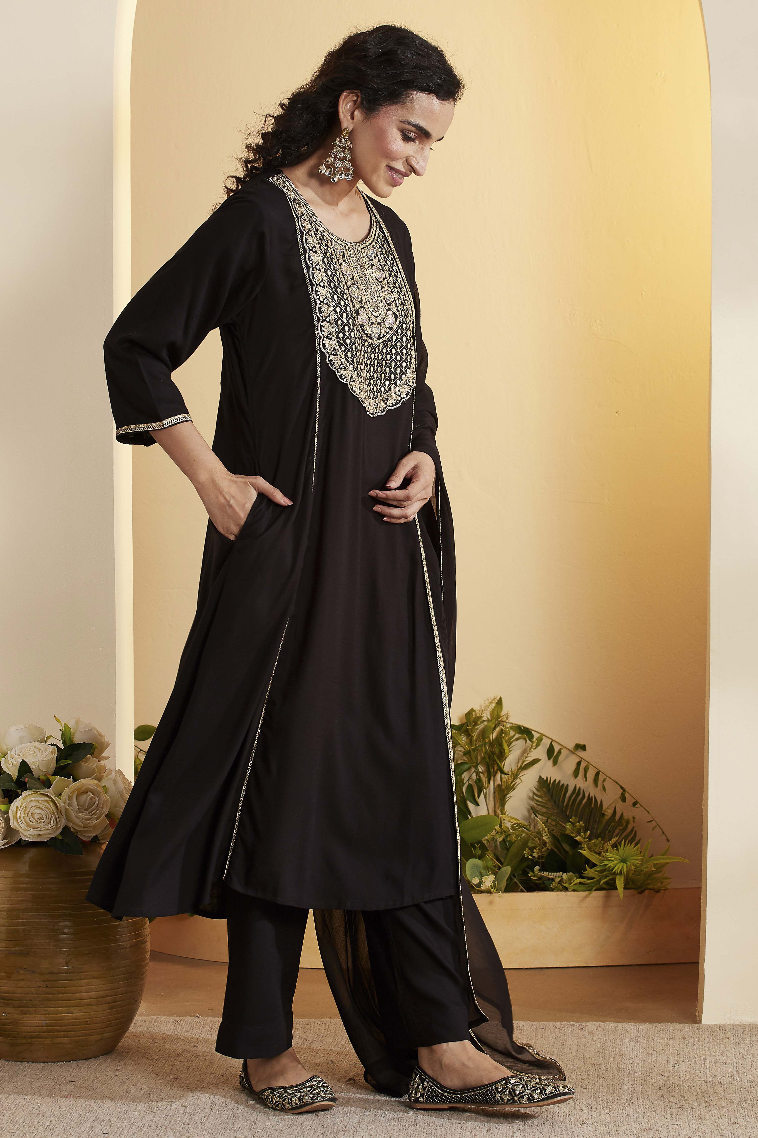 Black Viscose Rayon Solid Suit Set image number 4