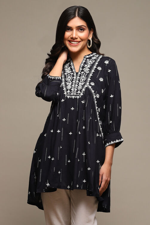 Black Rayon Printed Kurti image number 5