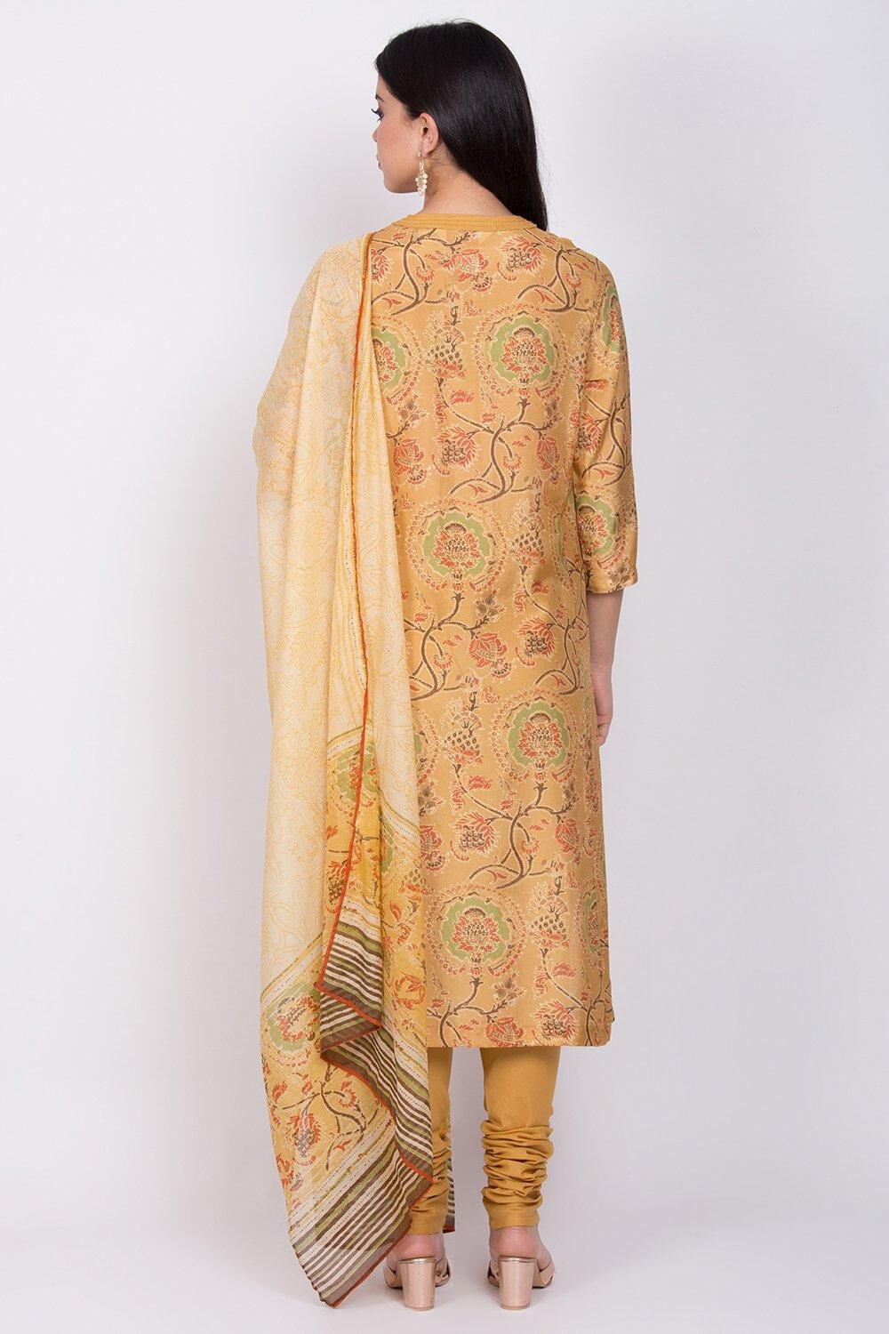 Yellow Straight Kurta Churidar Suit Set image number 4