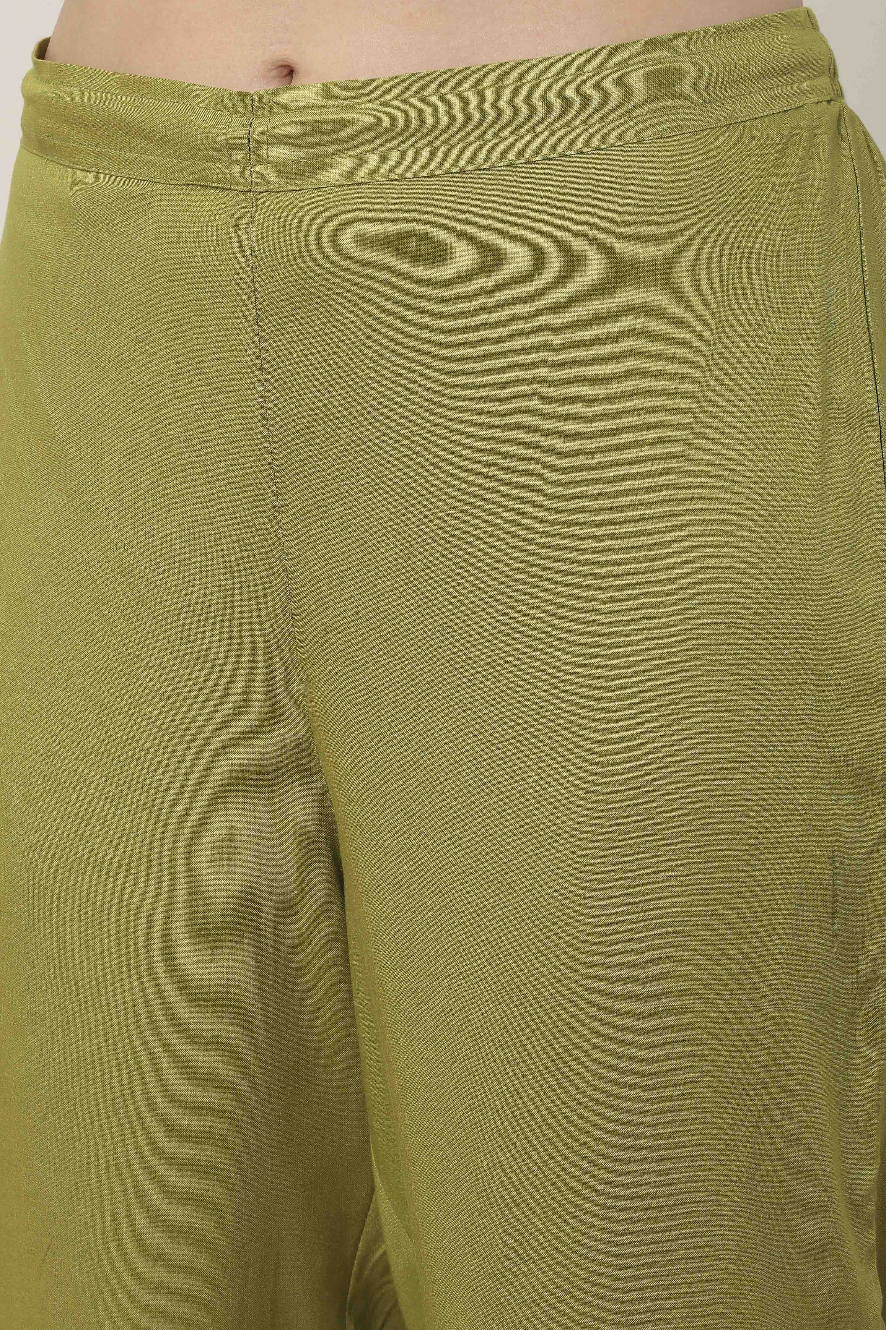 Green Viscose Yoke Embroidered Straight Suit Set image number 2