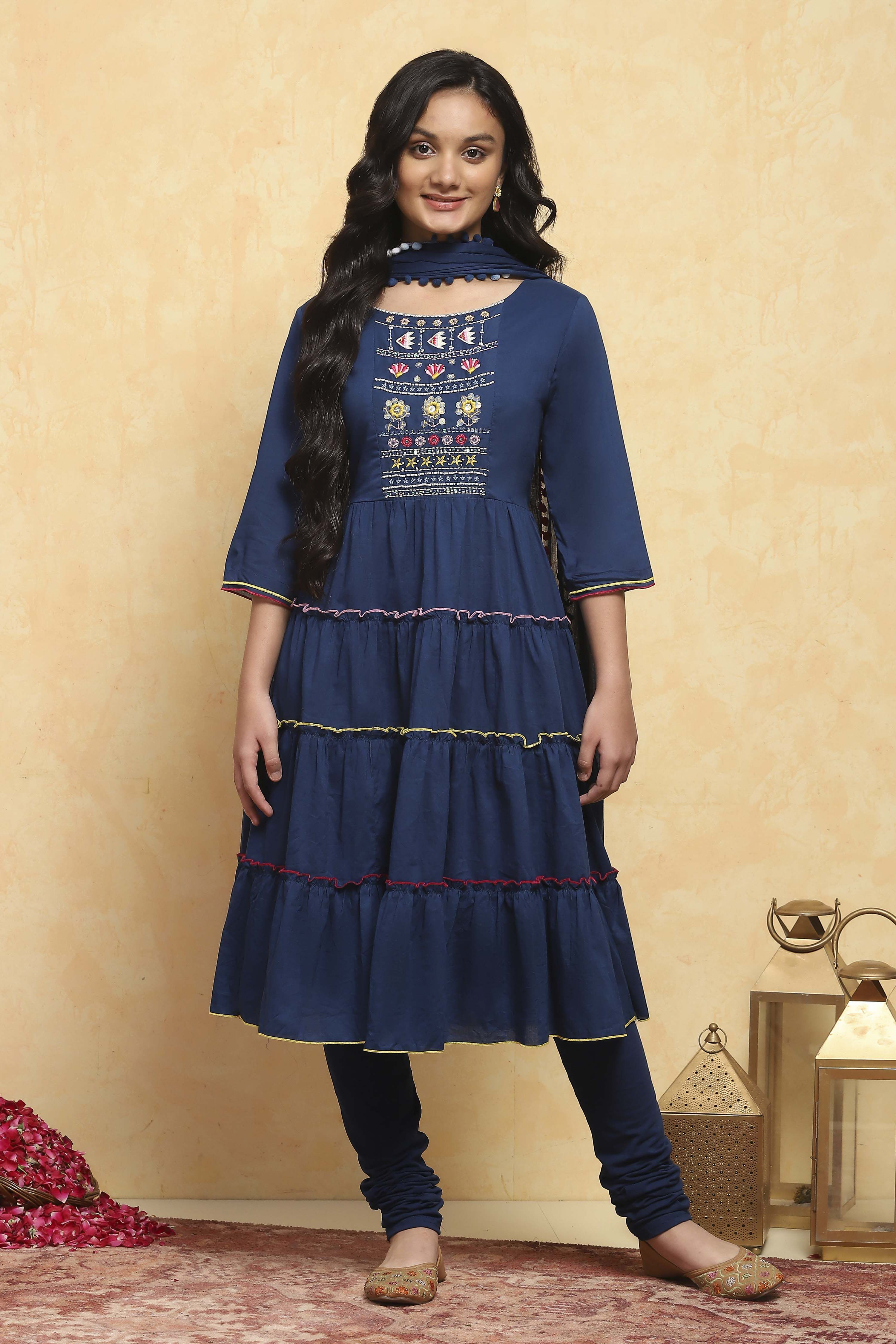 Green Cotton Tiered Solid Suit Set image number 6