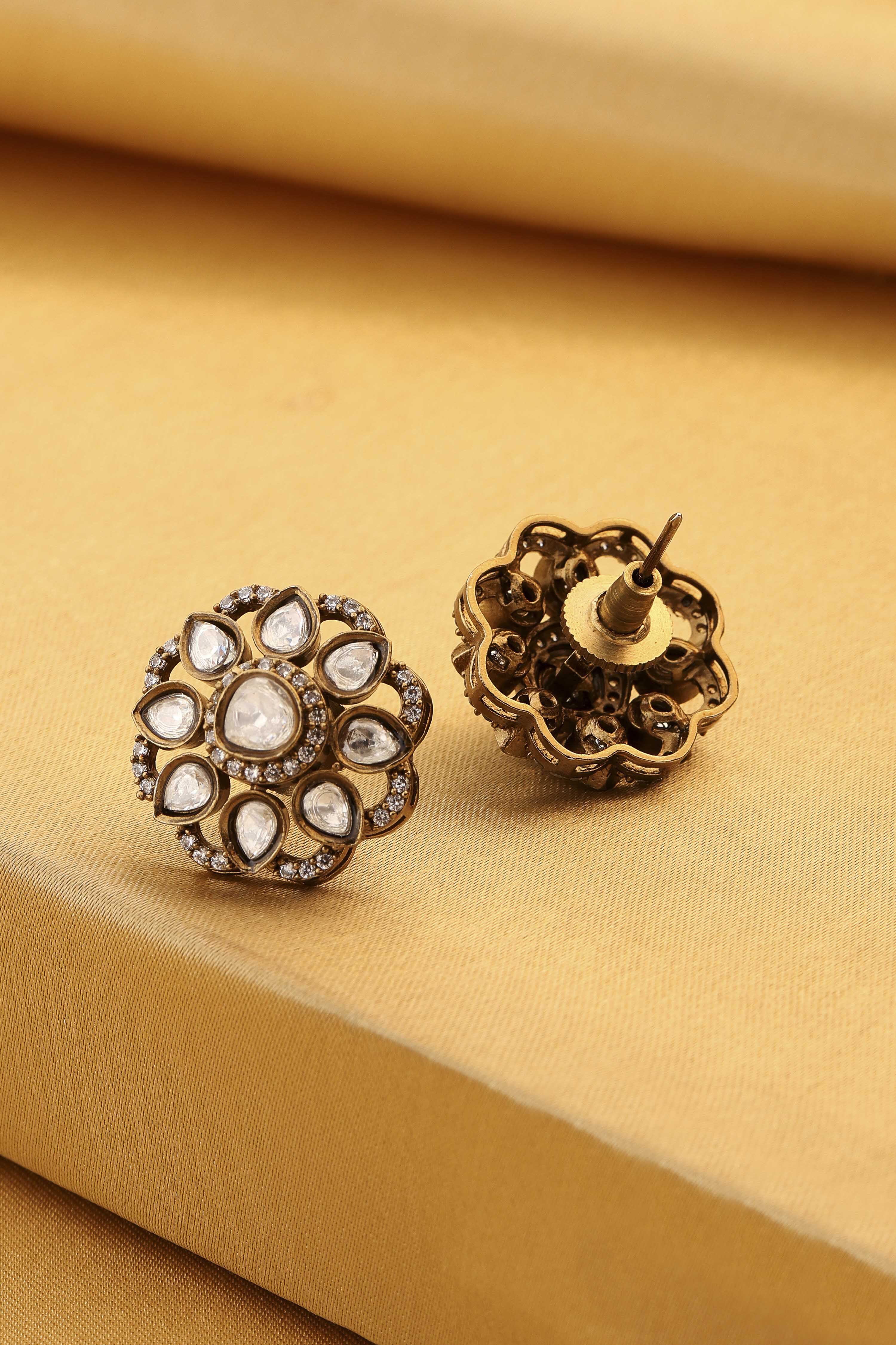 White Gold-Plated Brass Kundan Stud Earrings image number 2