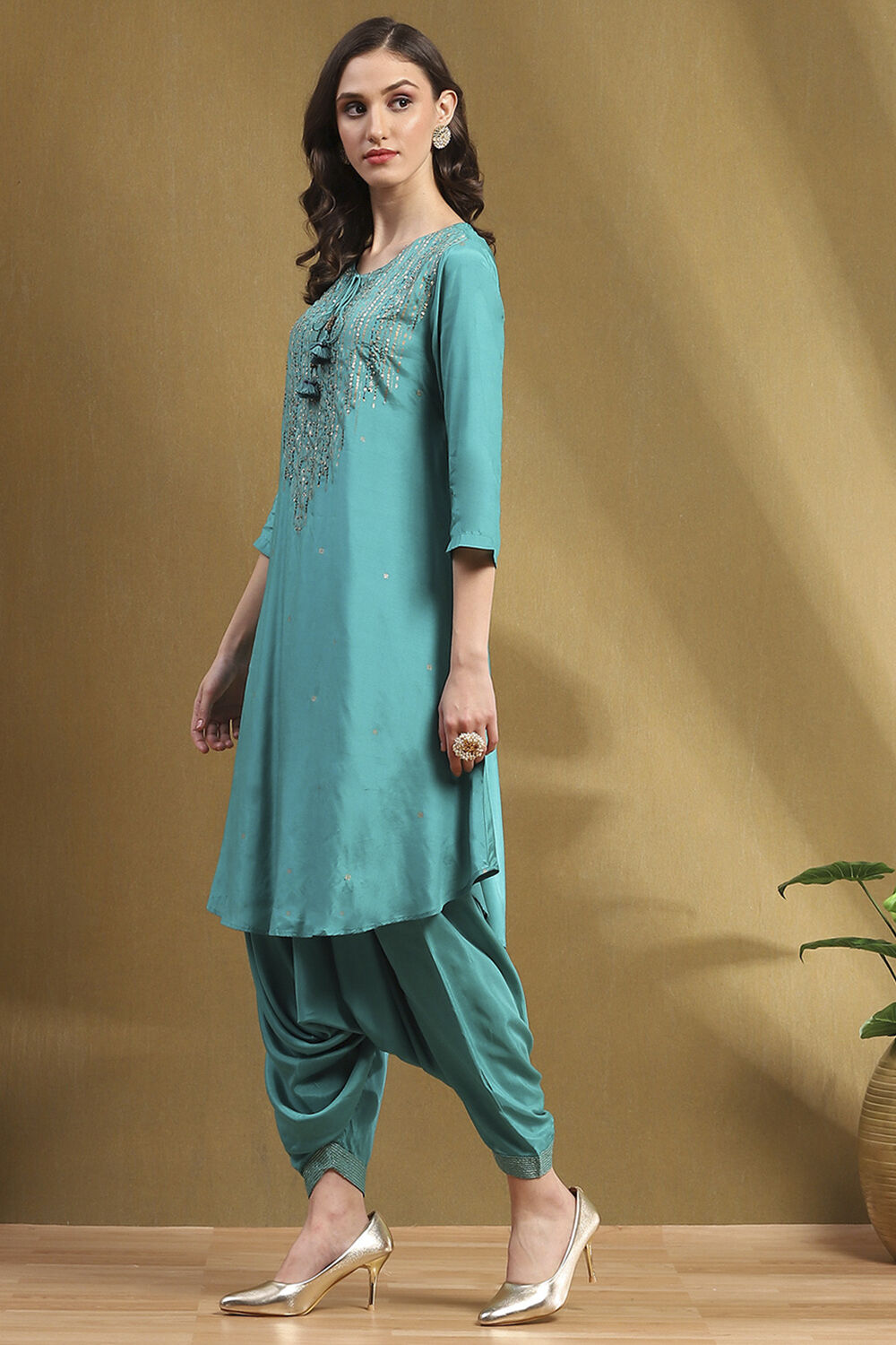 Green Viscose Printed Festive Straight Kurta Set image number 3