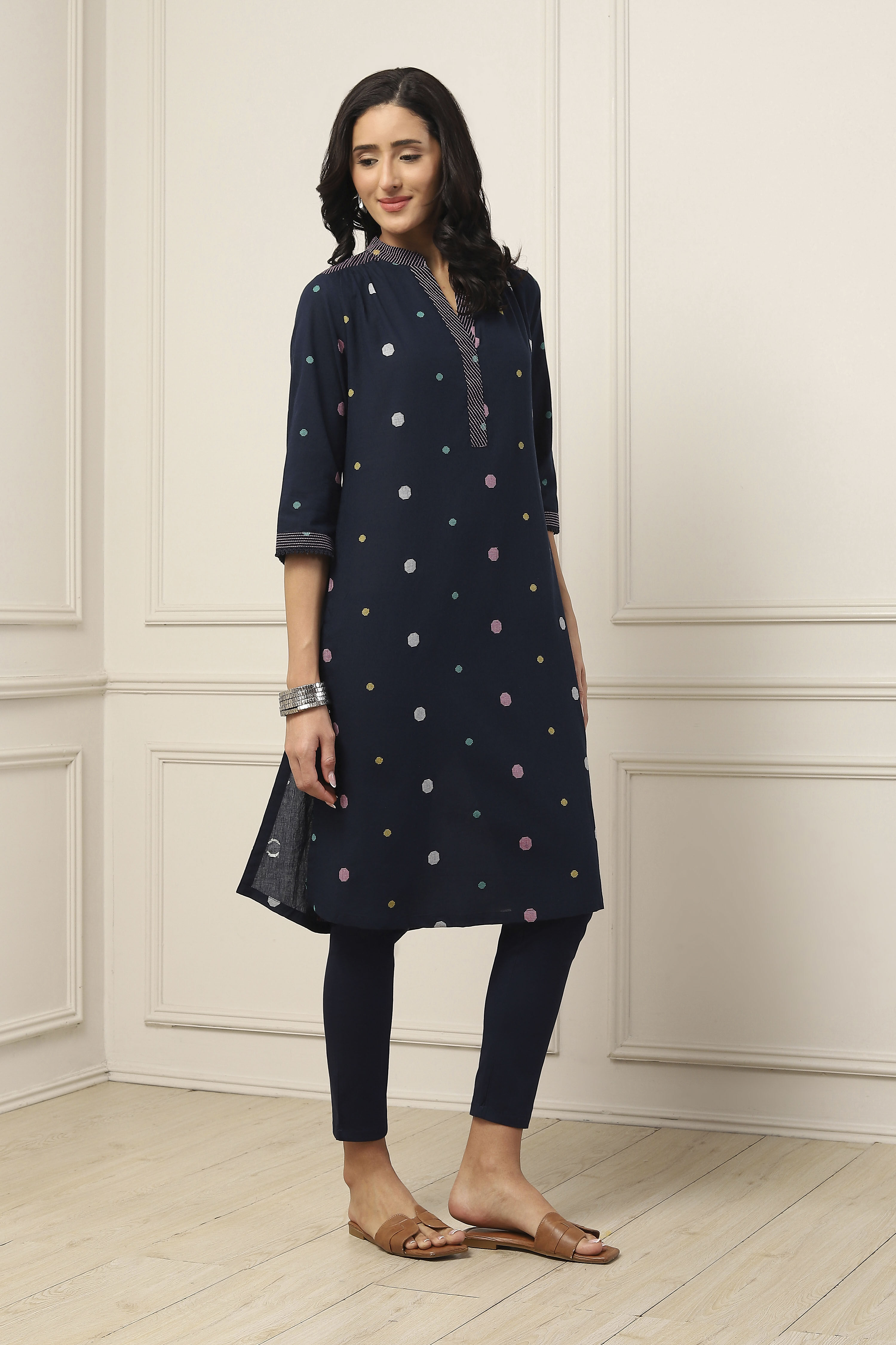 Navy Blue Cotton Polka Dot Straight Kurta image number 4