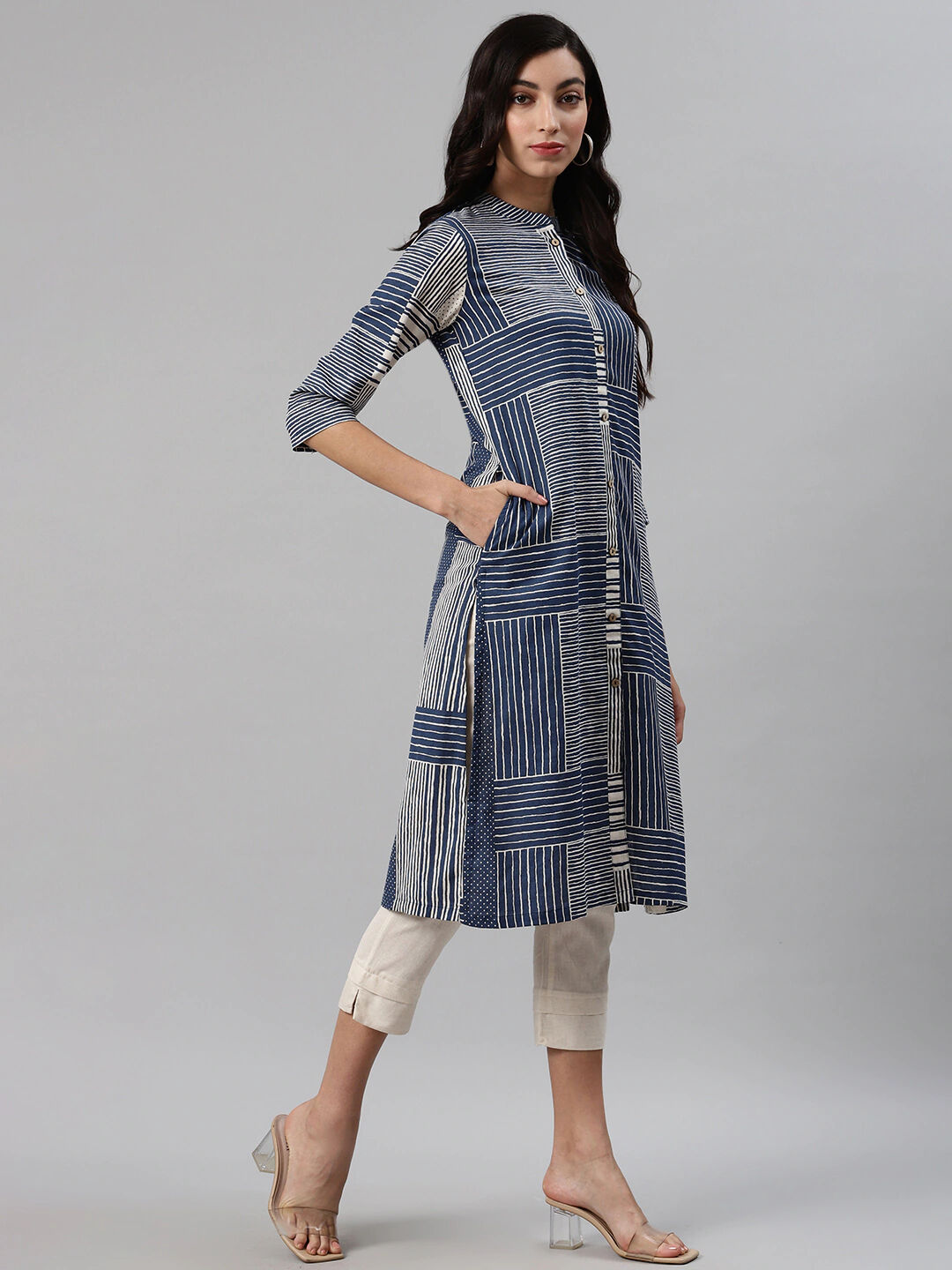 Green Cotton Blend Straight Kurta Slim Pant Suit Set image number 3