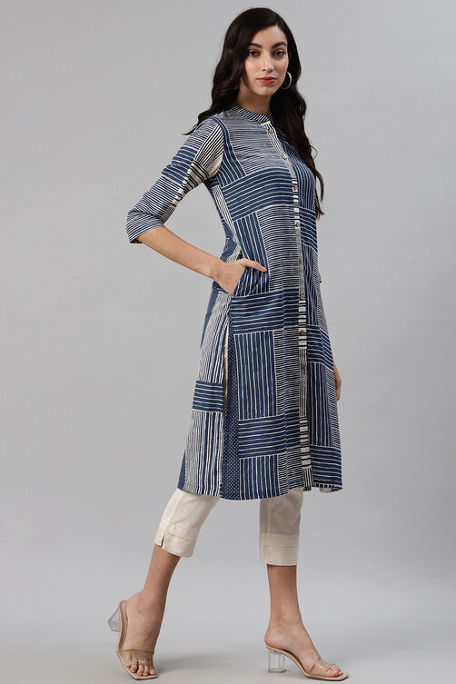Green Rayon Straight Kurta Pants Set image number 3