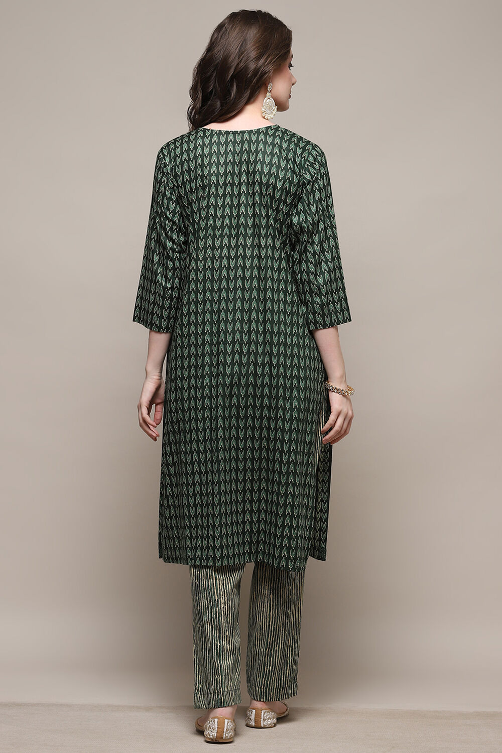 Green Cotton Screen Printed Unstitched Suit Set image number 6