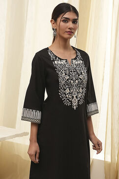 Black Cotton Straight Embroidered Kurta image number 1