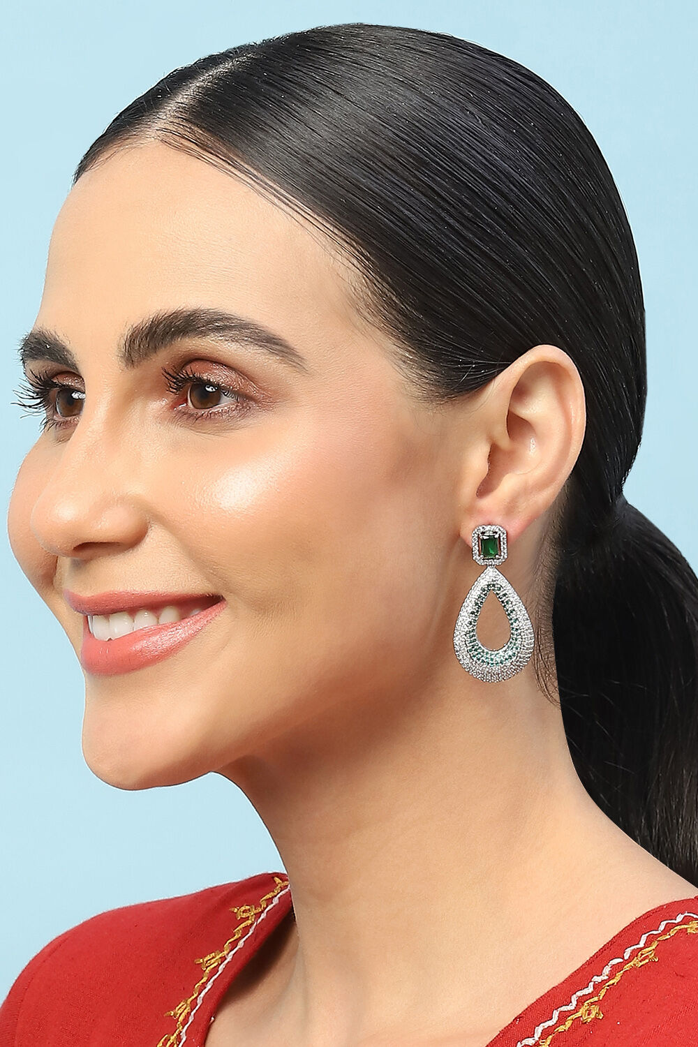 Emerald Green Brass earrings image number 3