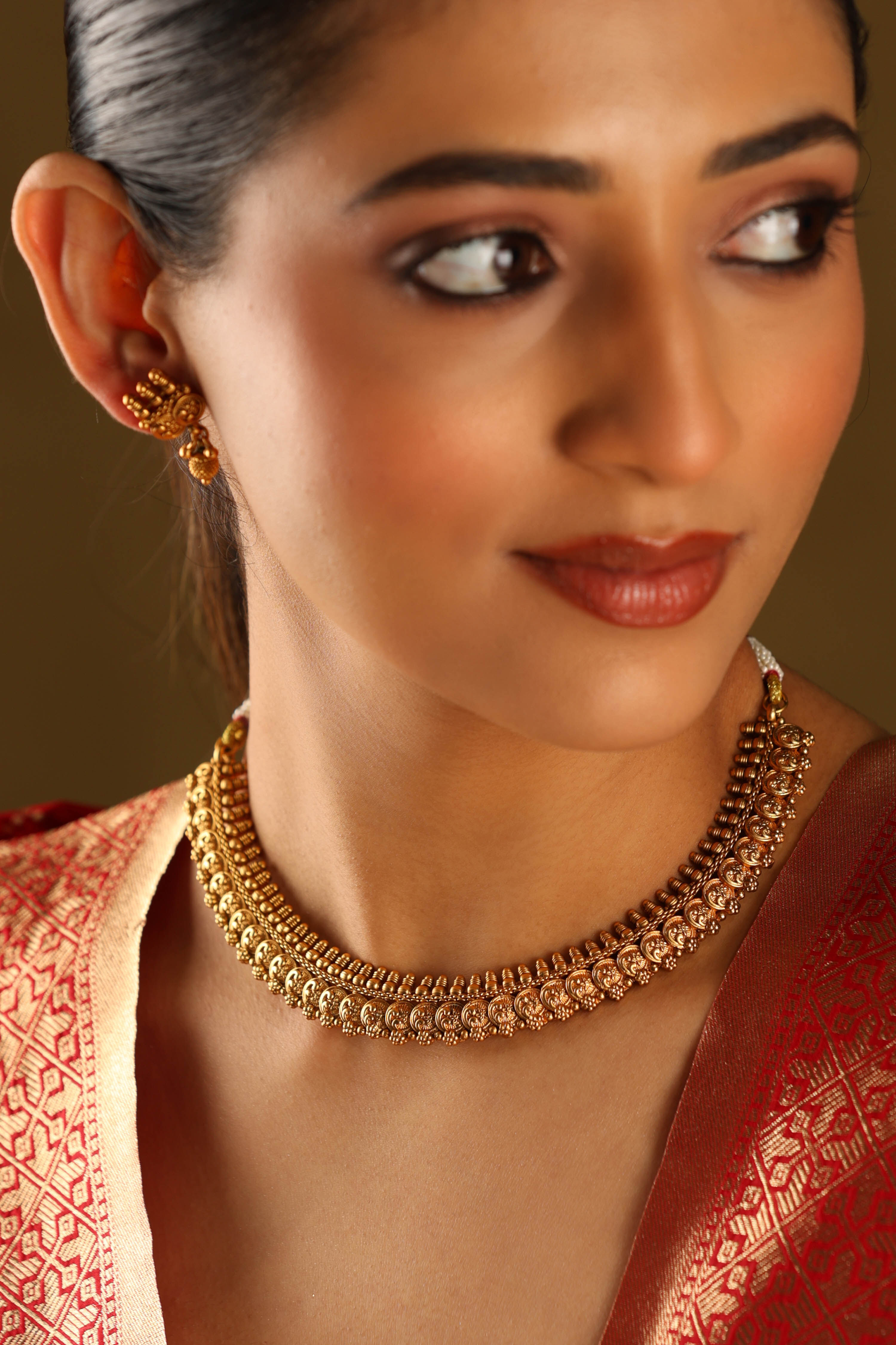 Gold Brass Necklace Set image number 3