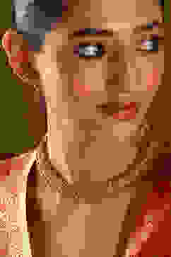 Gold Brass Necklace Set image number 3