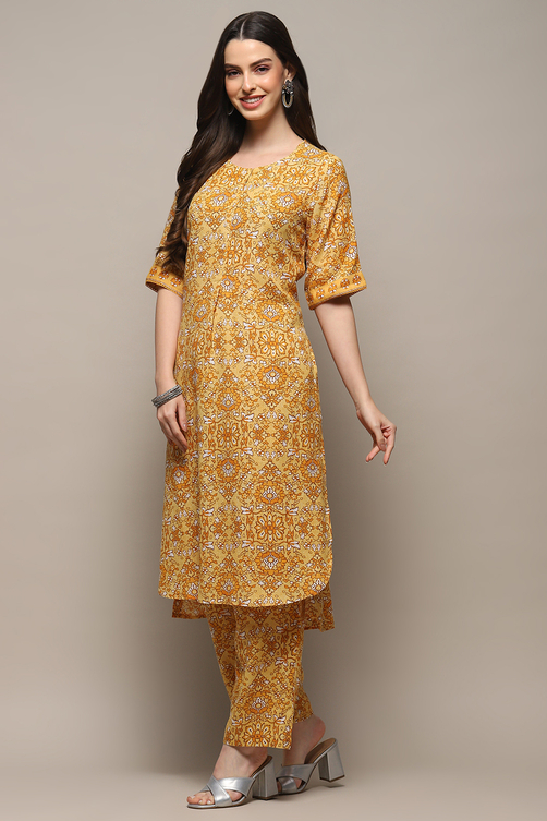 Yellow Rayon Straight Kurta Set image number 3