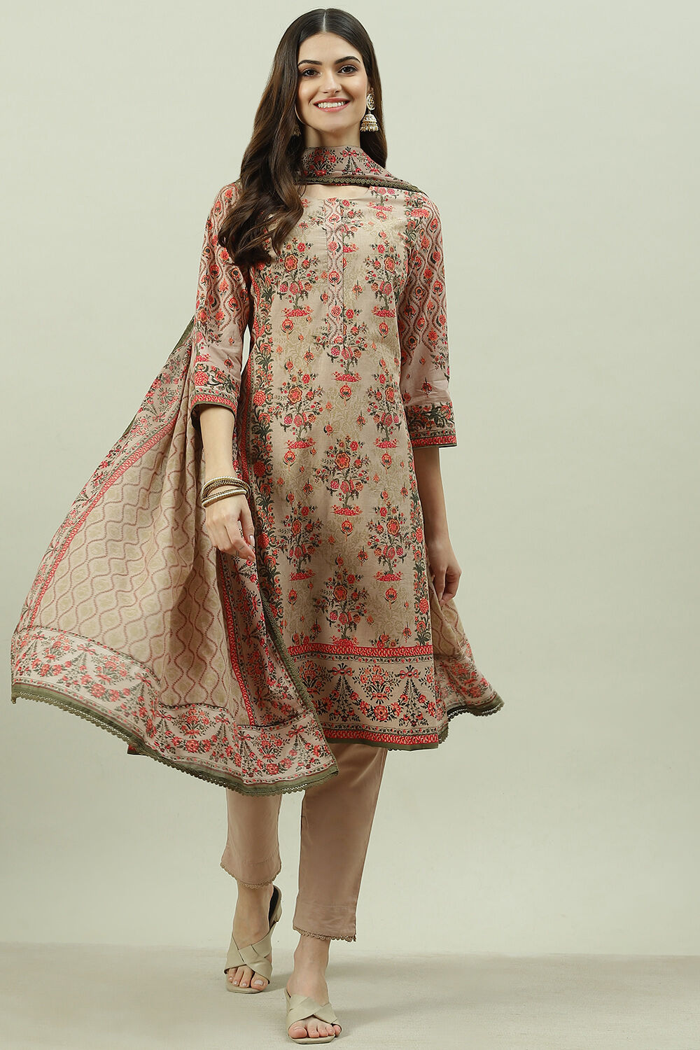 Pink Cotton Straight Kurta Slim Pant Suit Set image number 7