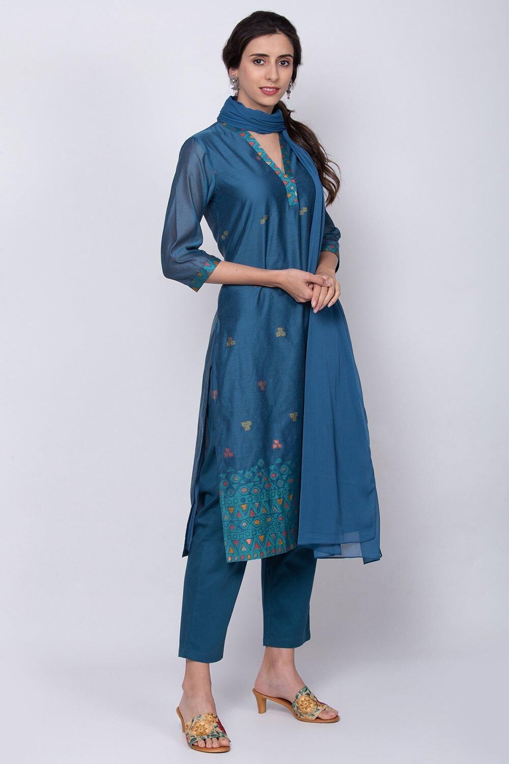 Midnight Blue Straight Kurta Regular Pants Suit Set image number 3