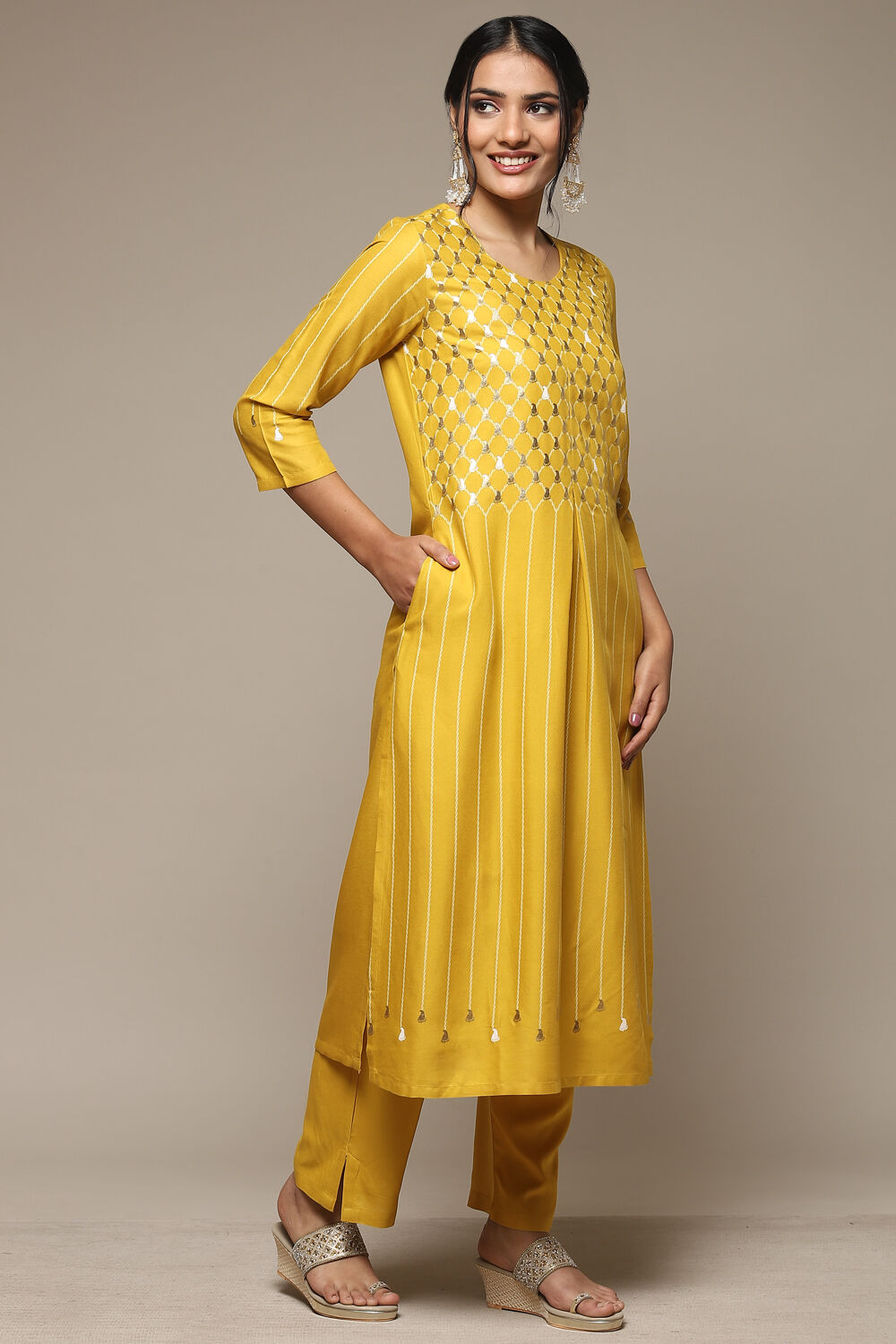 Fuschia Rayon Straight Kurta Pant Suit Set image number 5