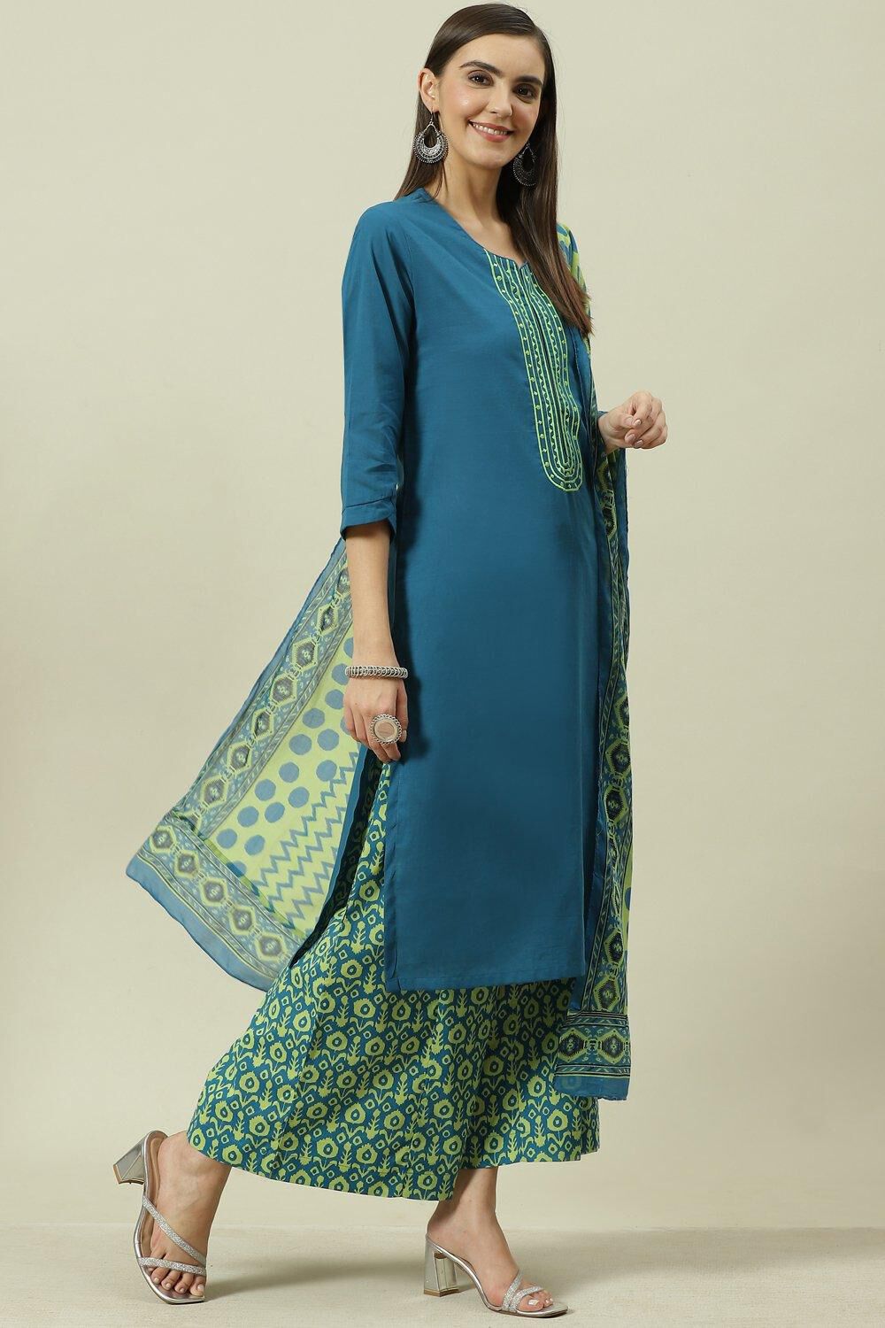 Red Cotton Solid Straight Suit Set image number 6