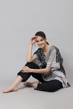 Black And White Straight Cotton Printed Sleepwear image number 0