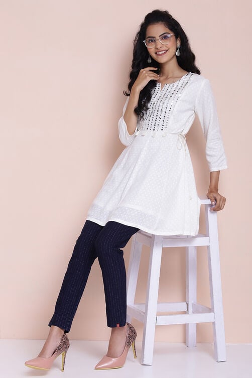 Off White Viscose dobby Solid Kurti image number 4
