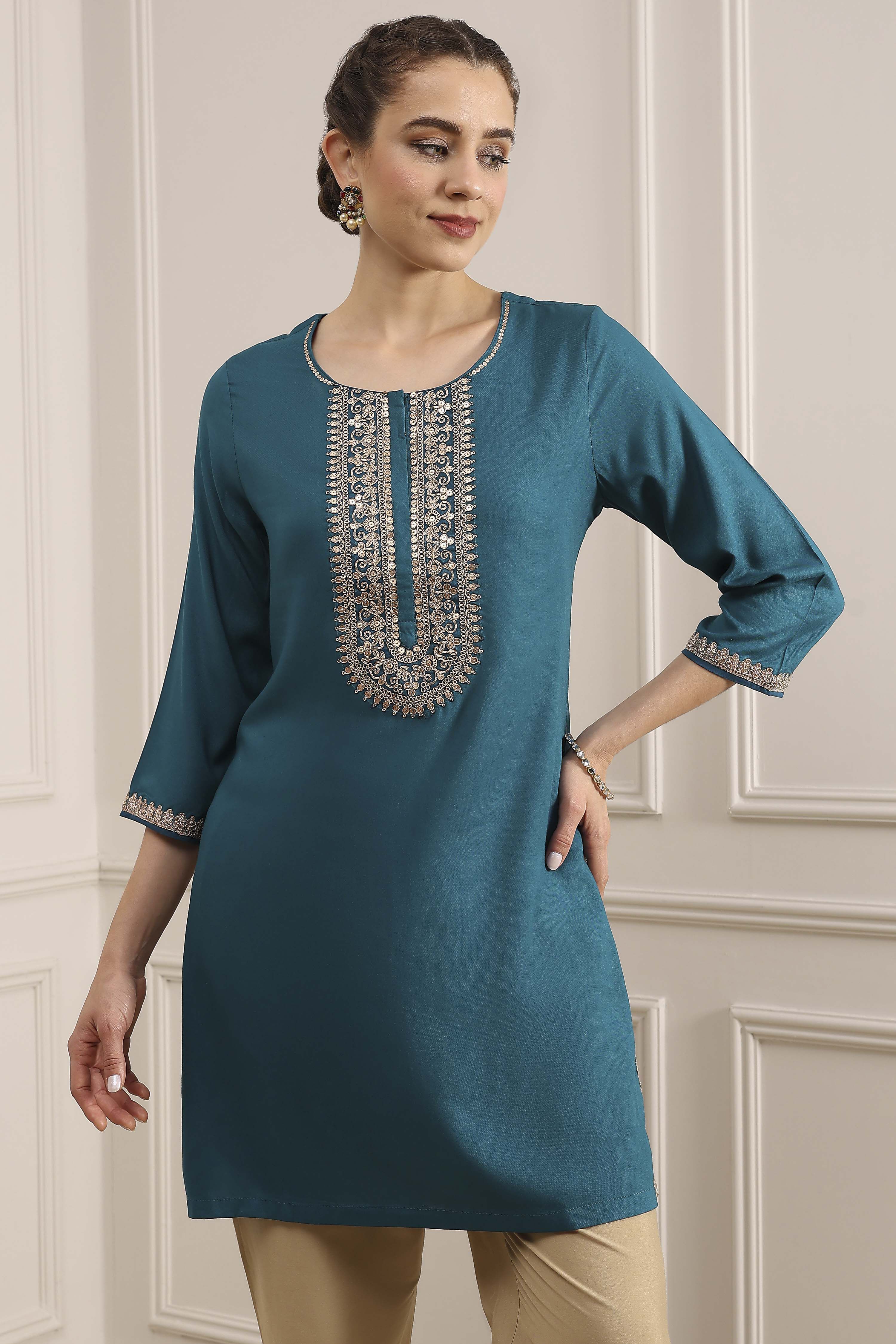 Blue Solid Straight Short Kurta image number 5
