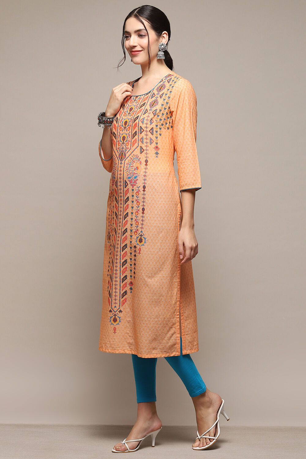 Green Cotton Blend Straight Printed Kurta image number 2