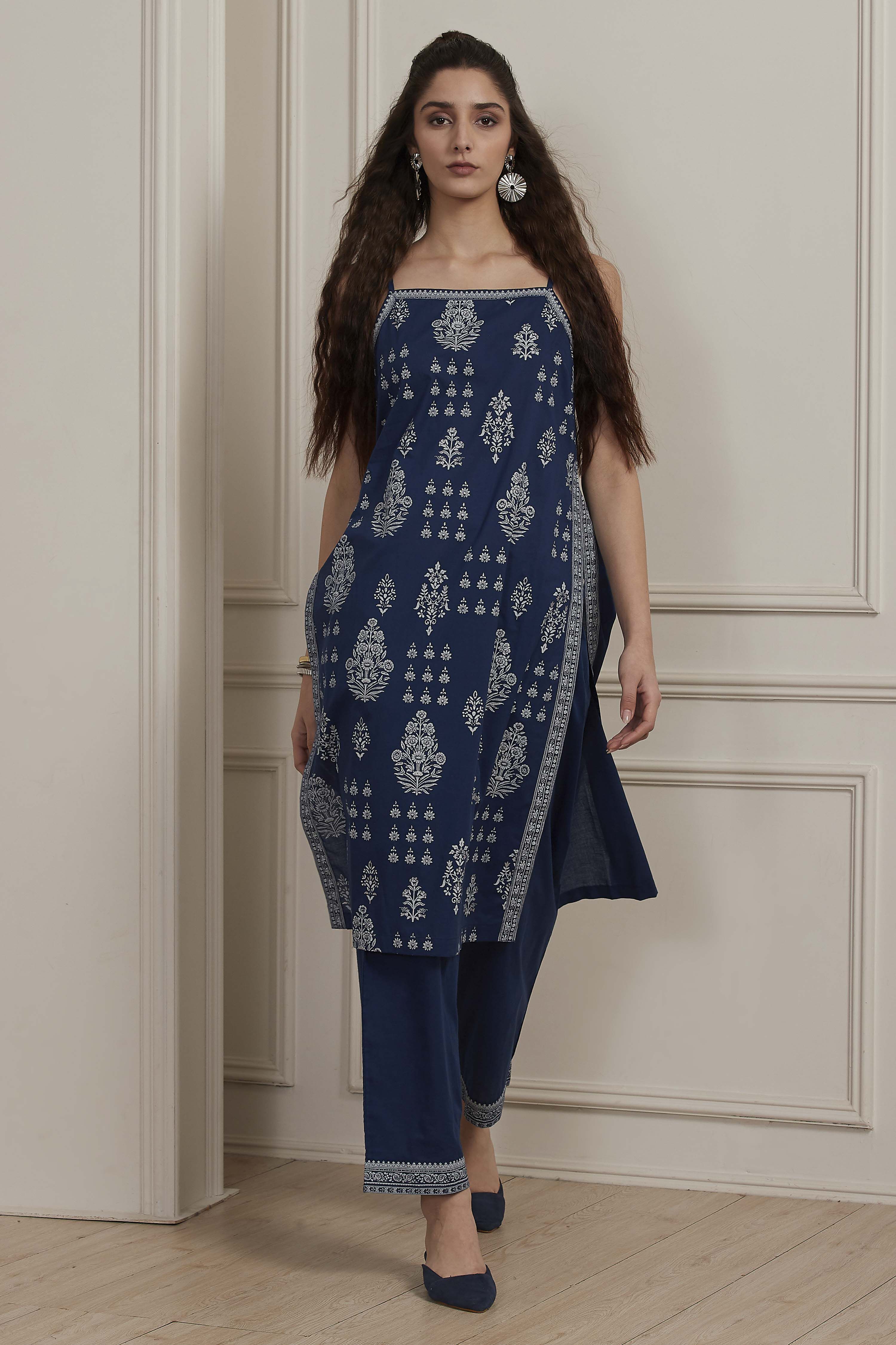 Indigo Cotton Printed Strappy Straight Kurta Set image number 7