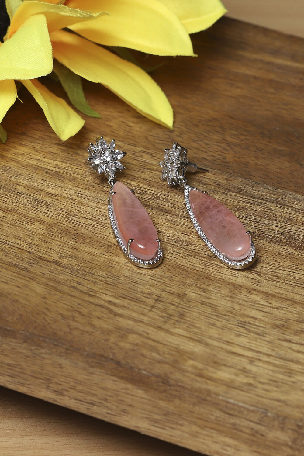 Light Pink Brass Necklace Set image number 0