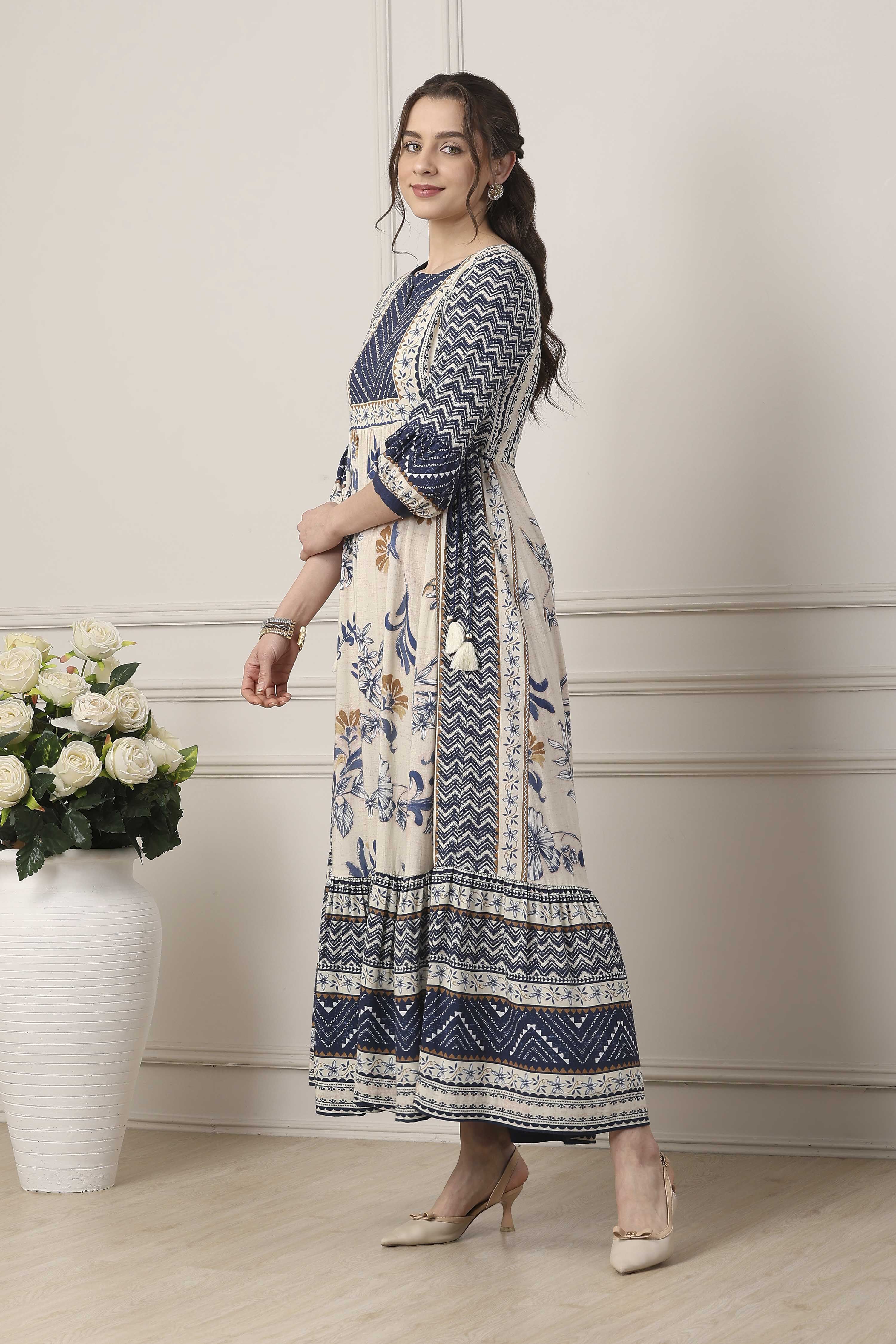 Blue Floral Printed Flared Maxi Dress image number 2
