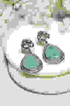 Mint Green Gold-Plated Kundan Tear Drop Danglers image number 0