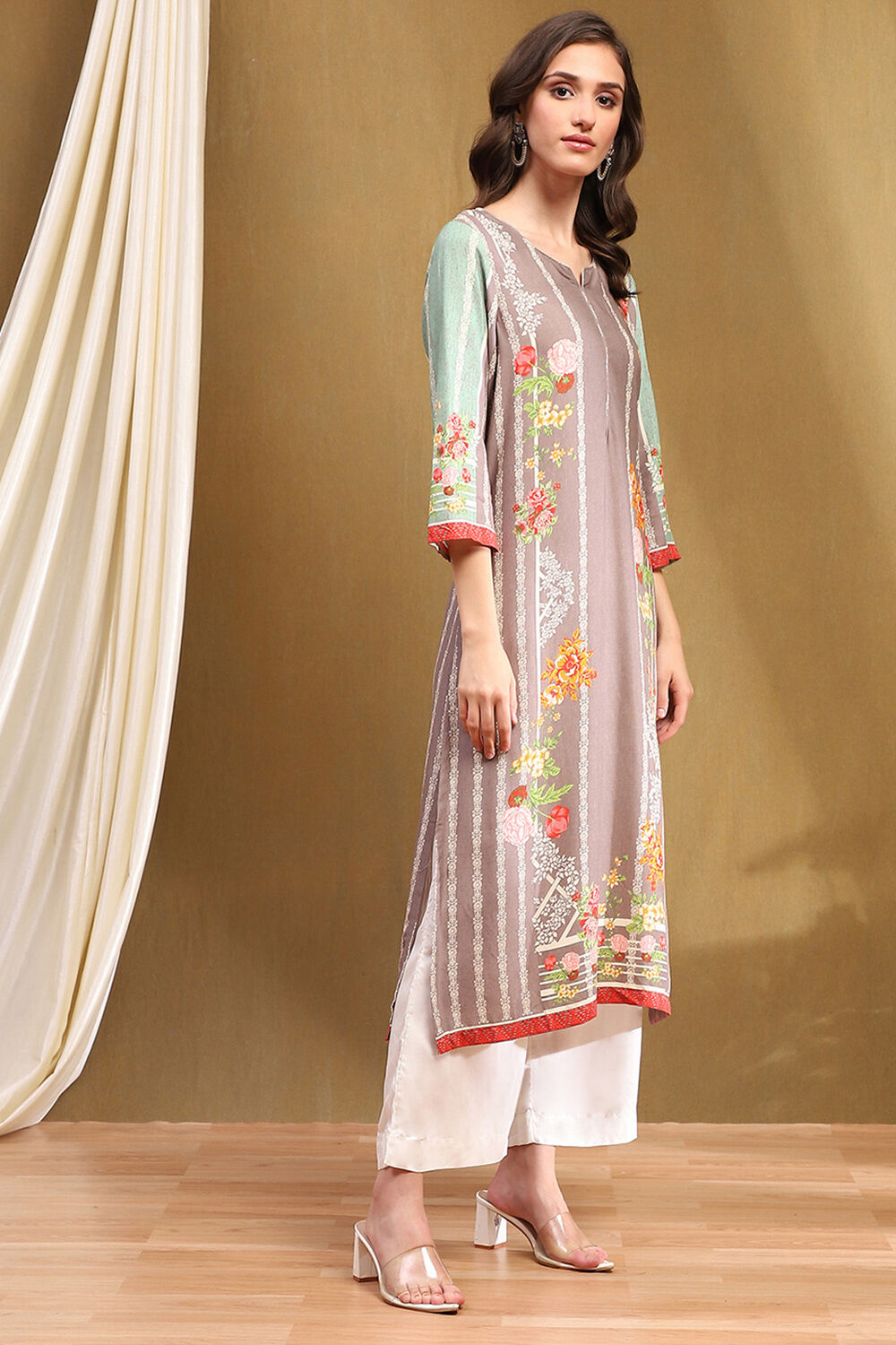 Green LIVA Straight Printed Kurta image number 4
