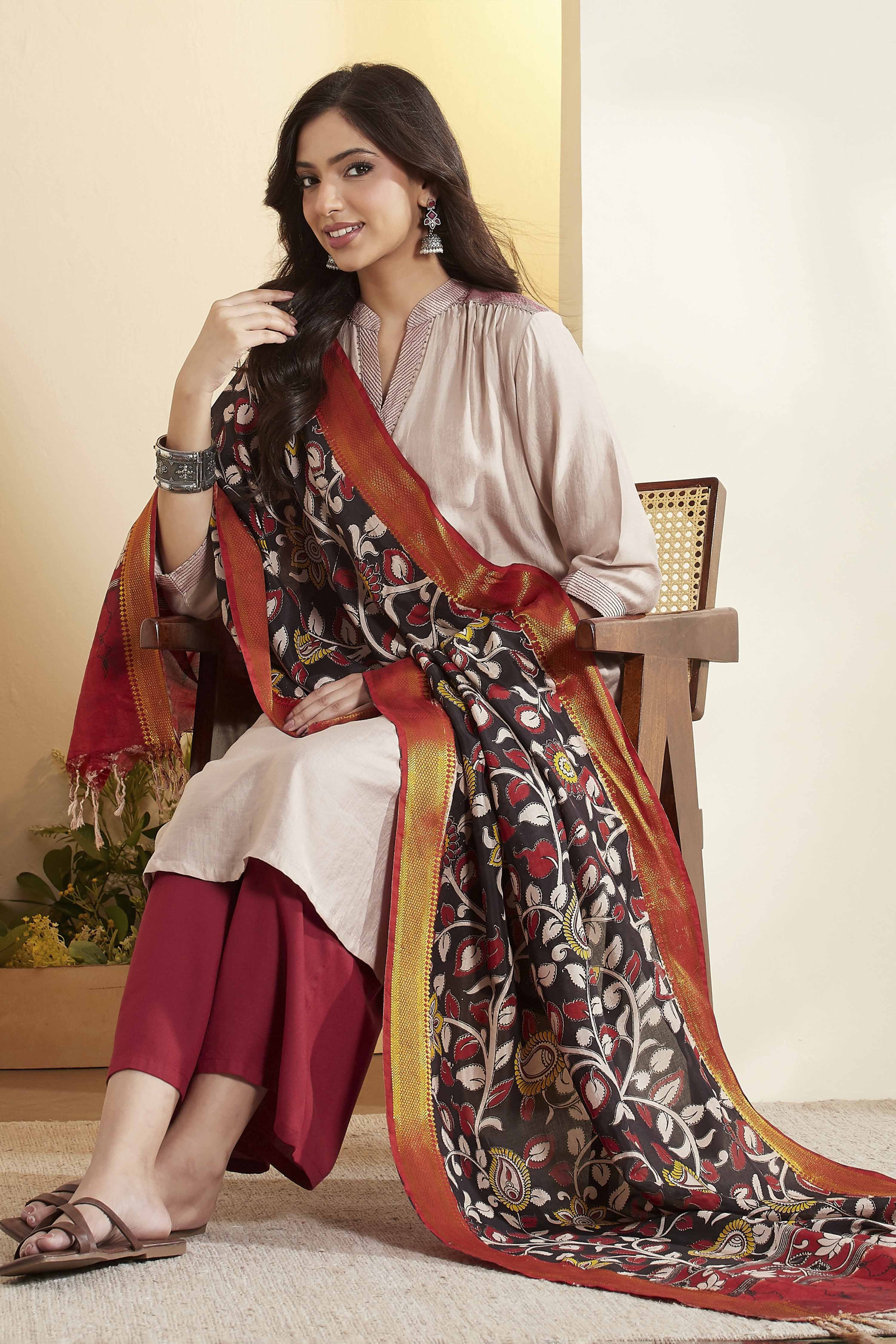 Black Chennur Silk Floral Bloom Dupatta image number 0