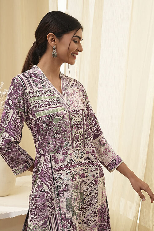 Plum and Off-White Printed Straight Kurta image number 6
