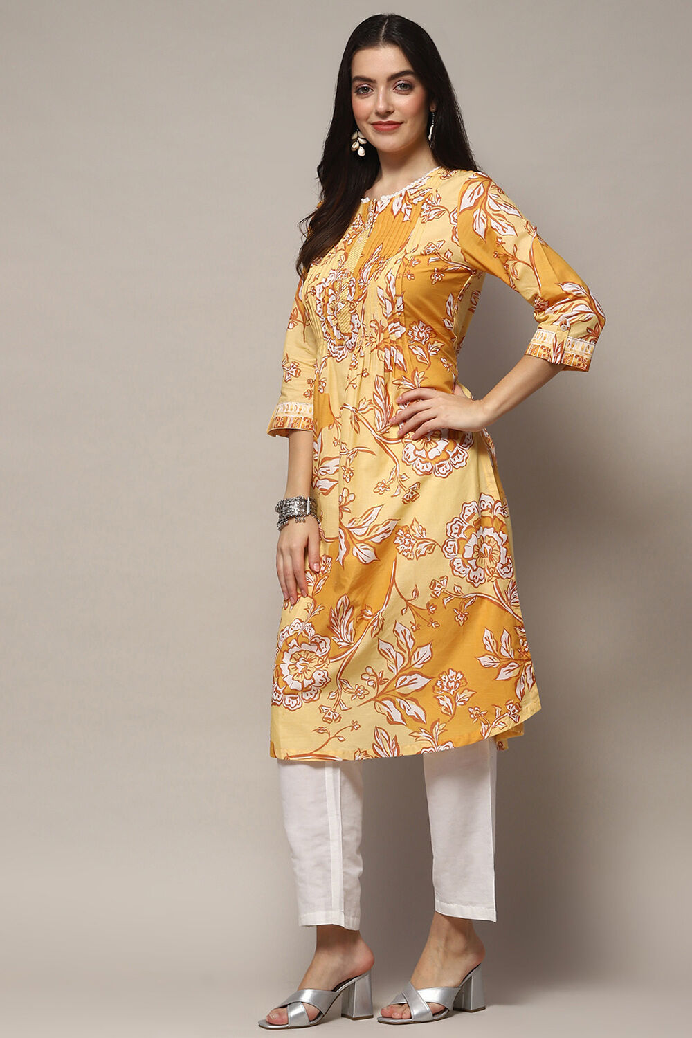 Yellow Cotton Straight Kurta image number 2