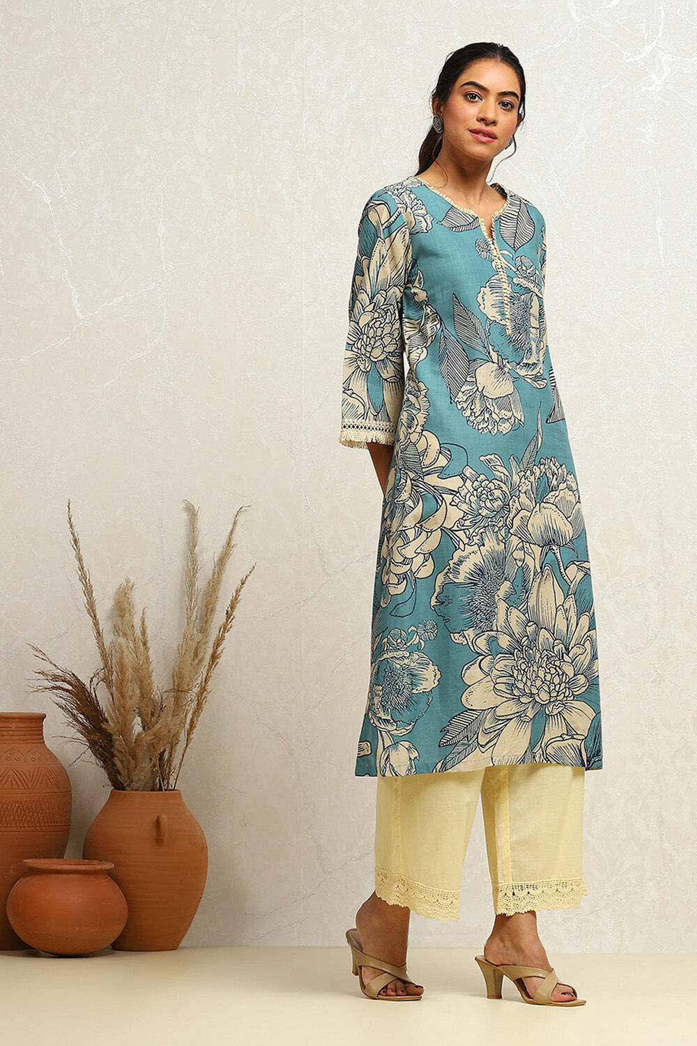 Blue Cotton Floral Printed Straight Kurta image number 4