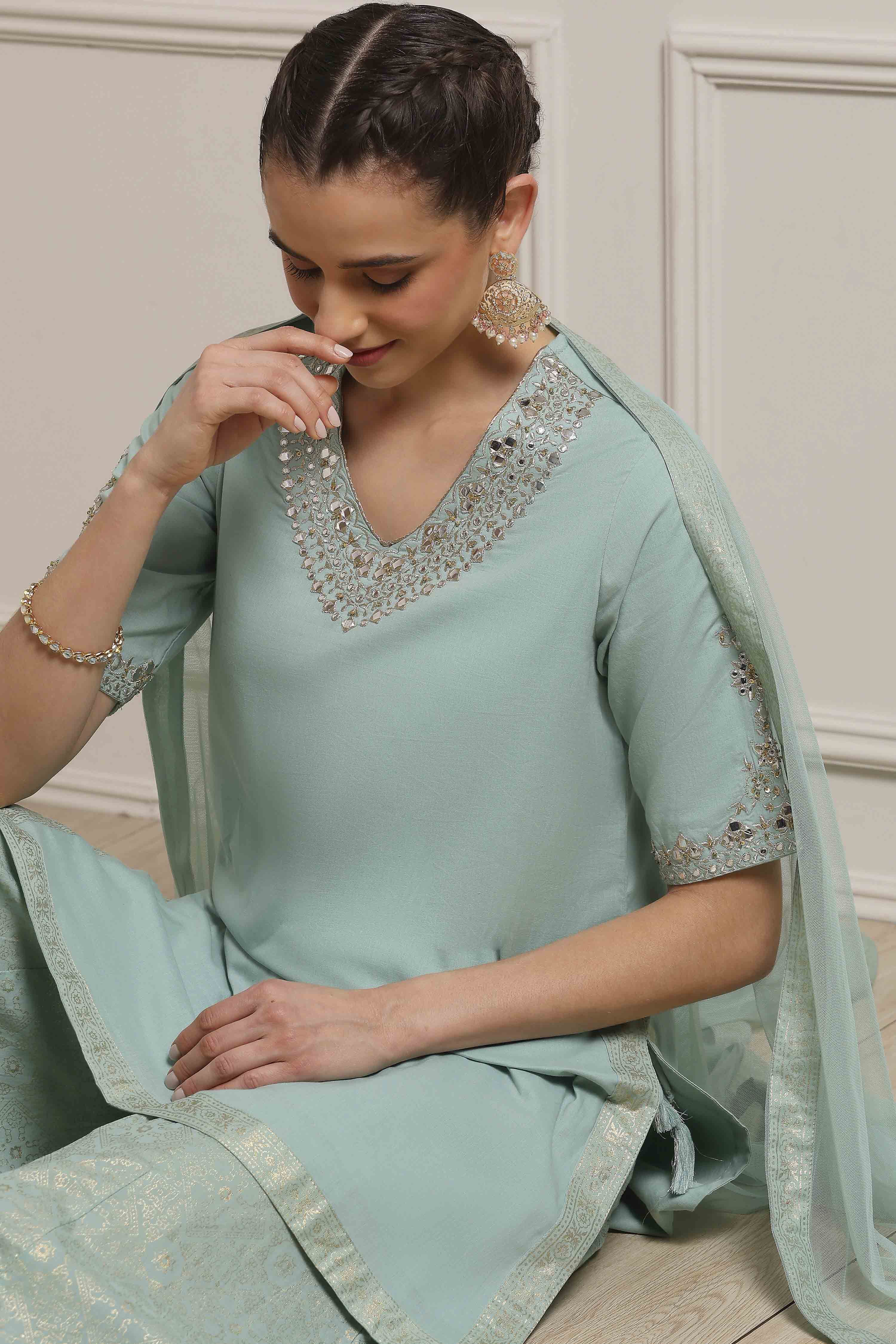 Light Green Cotton Dyed Straight Suit Set image number 7