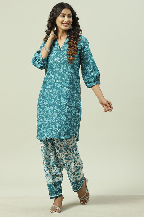 Red Cotton Straight Kurta Relaxed Salwar Suit Set image number 6