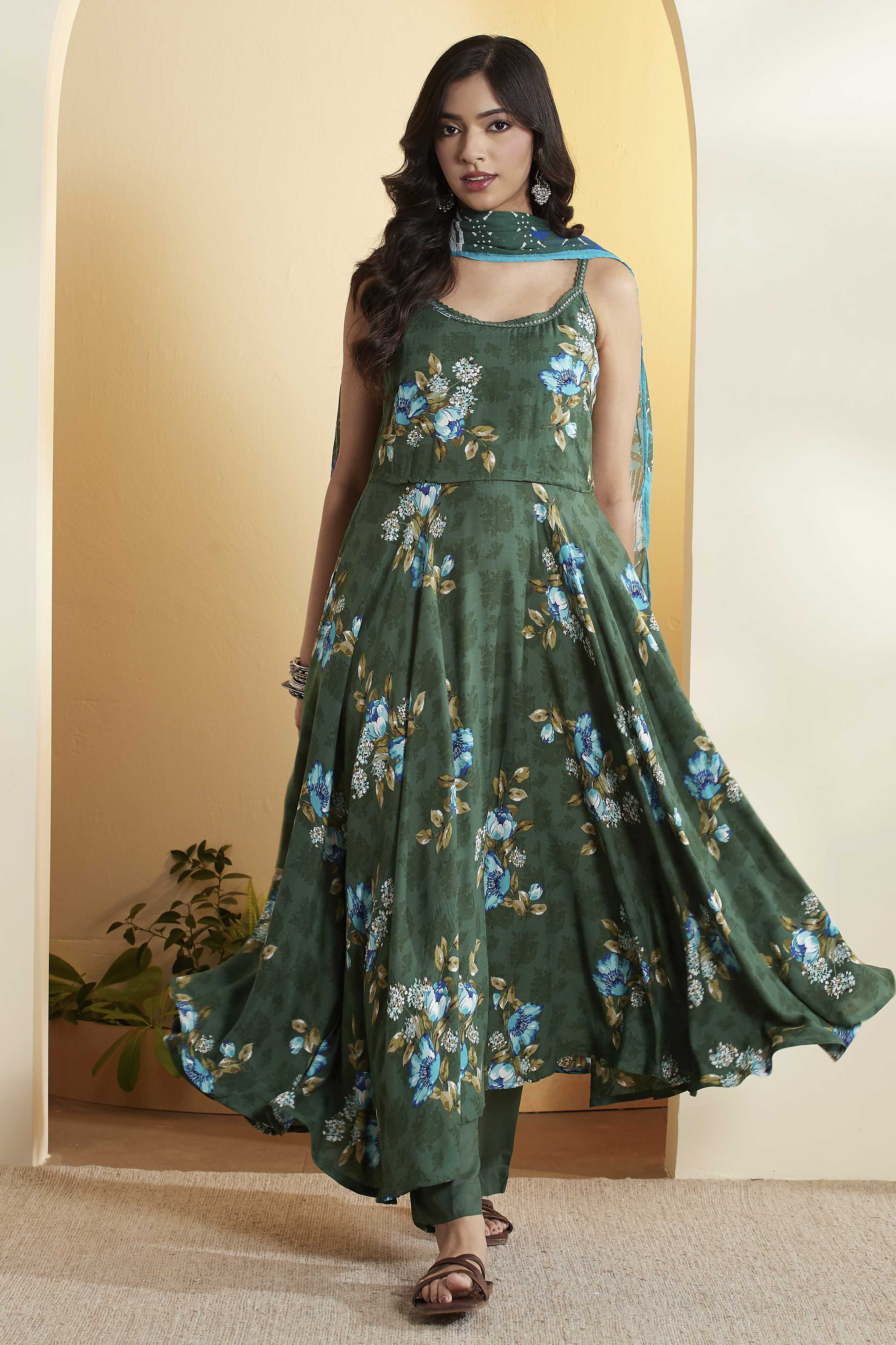 Green Viscose Rayon Straight Fusion Set image number 6