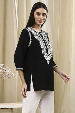 Black Embroidered Straight Short Kurta image number 4