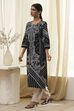 Black Pure Cotton Printed Straight Kurta image number 2