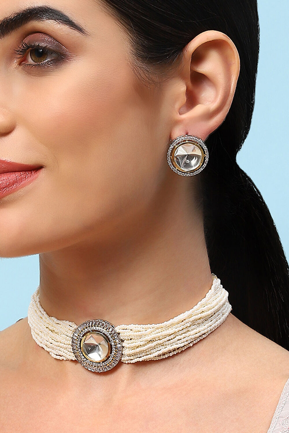 White & Pearl Brass Necklace Set image number 1