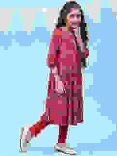 Red Rayon Tiered Printed Kurta image number 5