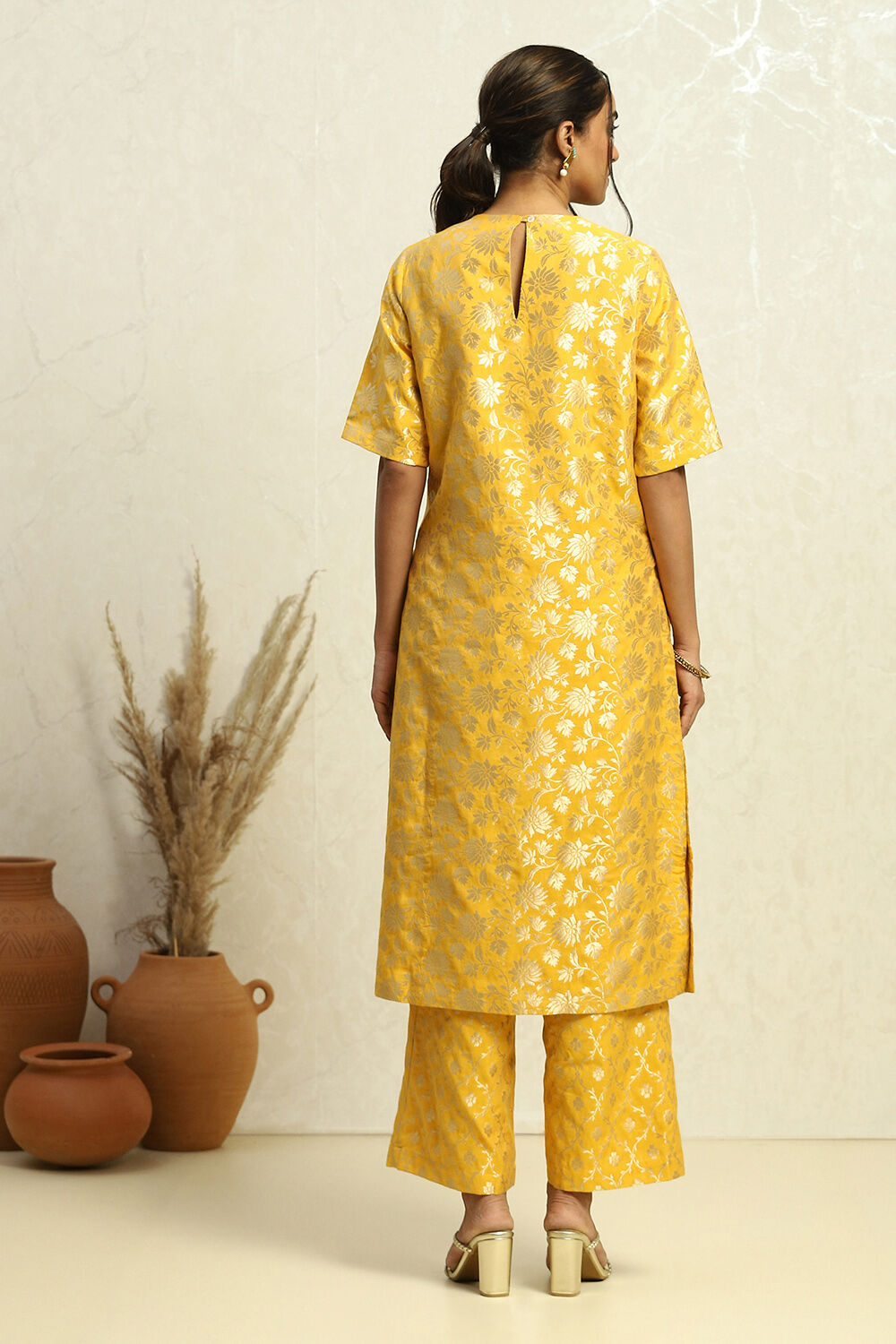 Yellow Jacquard Floral Yarn-Dyed Straight Kurta Set image number 3
