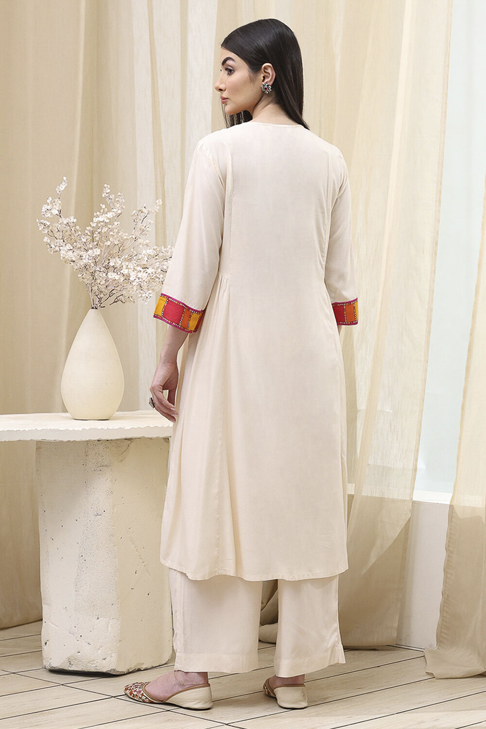 White Rayon Gathered Kurta Palazzo Suit Set image number 4