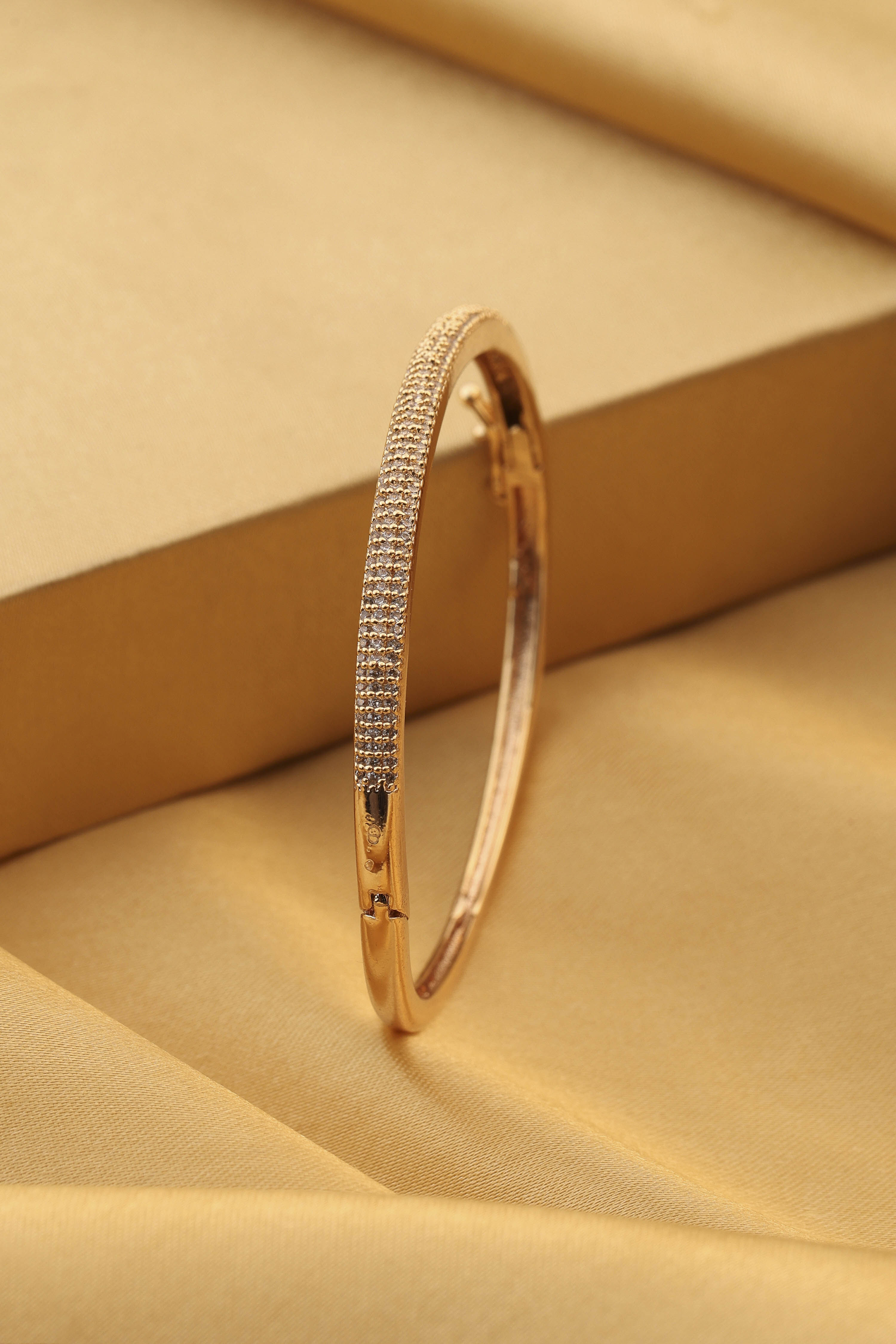 White Plastic Bracelet image number 0