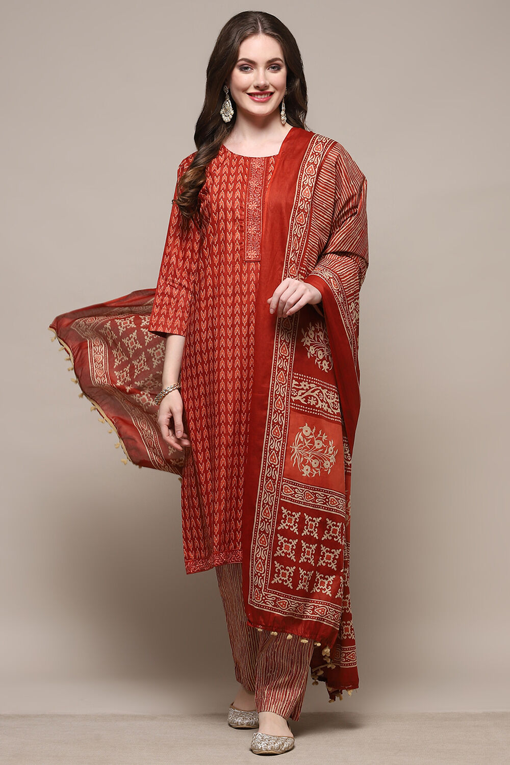 Green Cotton Screen Printed Unstitched Suit Set image number 1