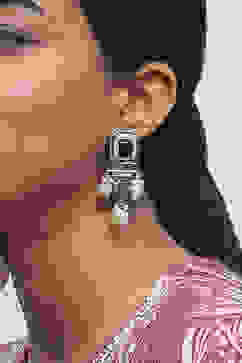 Black Brass Drop & Danglers image number 3